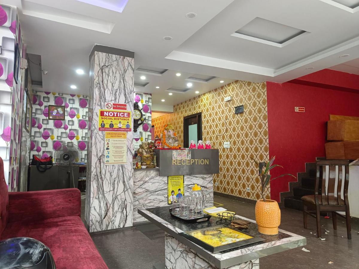 Hotel Star Inn Suite - Delhi Airport Új-Delhi Kültér fotó