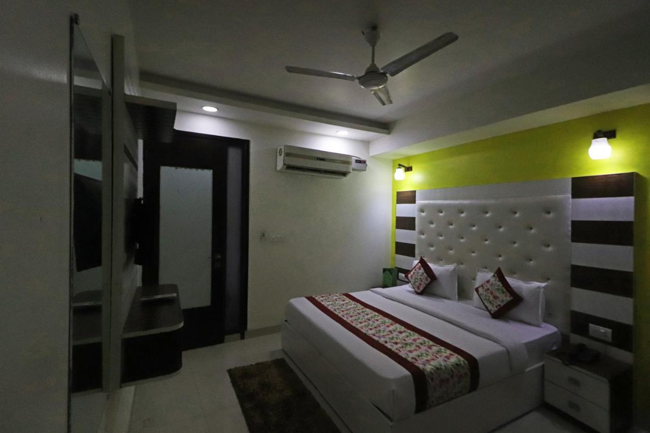 Hotel Star Inn Suite - Delhi Airport Új-Delhi Kültér fotó