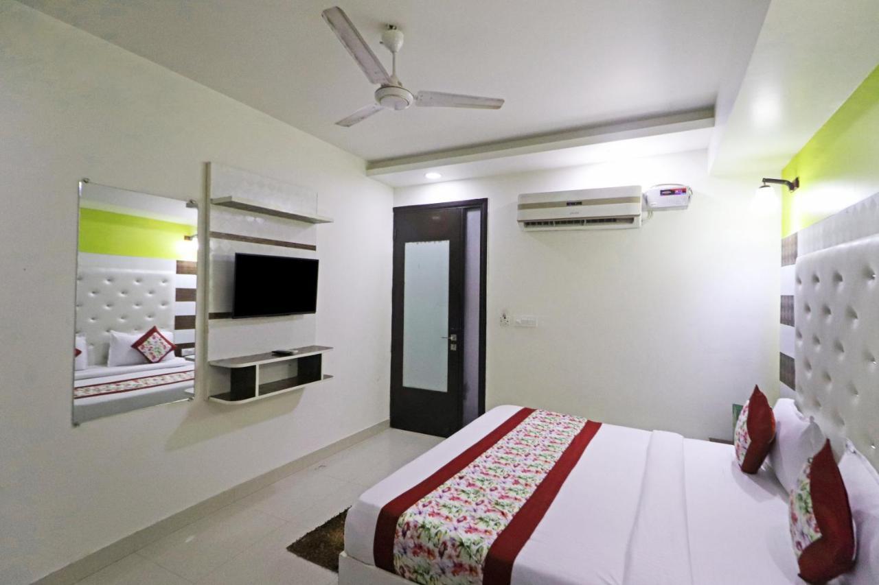 Hotel Star Inn Suite - Delhi Airport Új-Delhi Kültér fotó