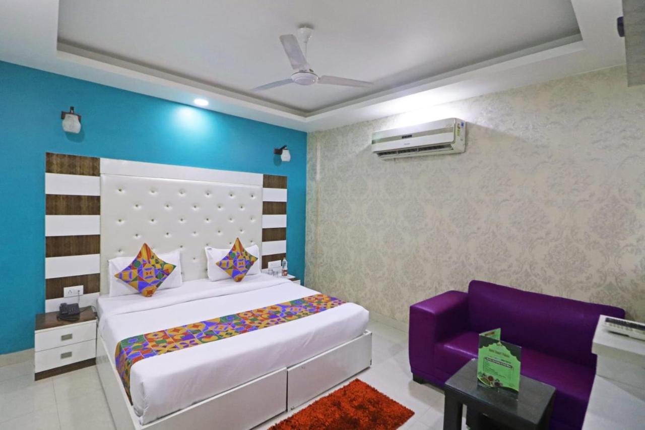 Hotel Star Inn Suite - Delhi Airport Új-Delhi Kültér fotó