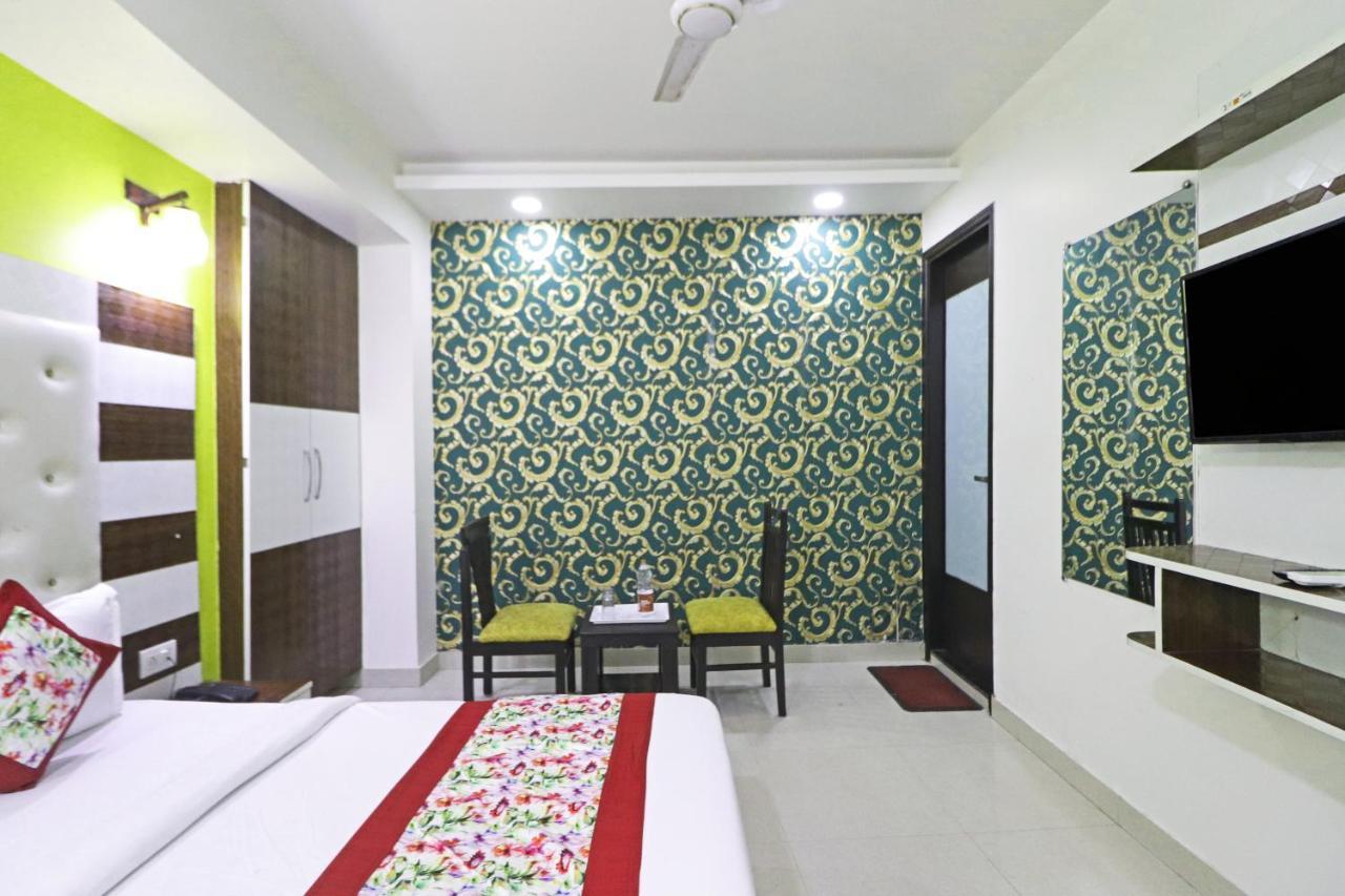 Hotel Star Inn Suite - Delhi Airport Új-Delhi Kültér fotó