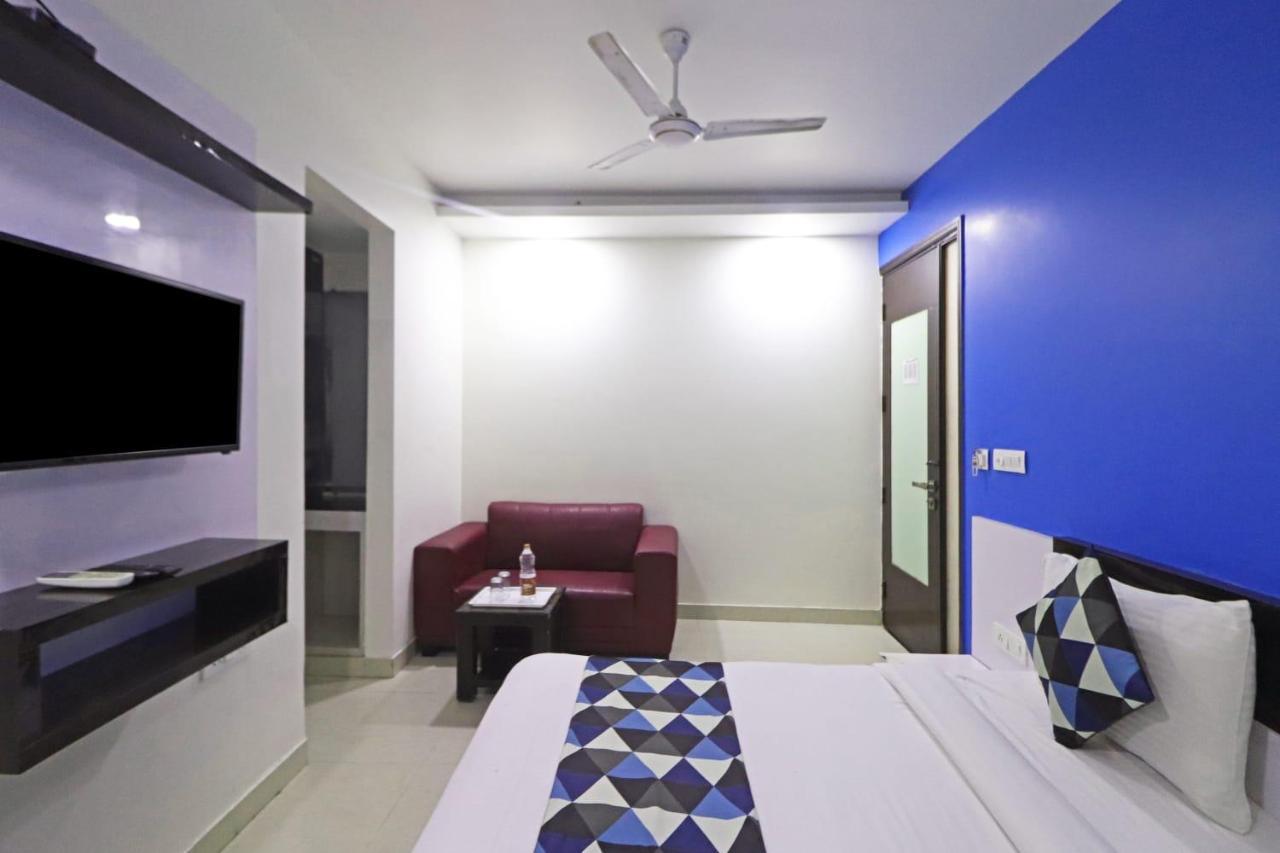 Hotel Star Inn Suite - Delhi Airport Új-Delhi Kültér fotó